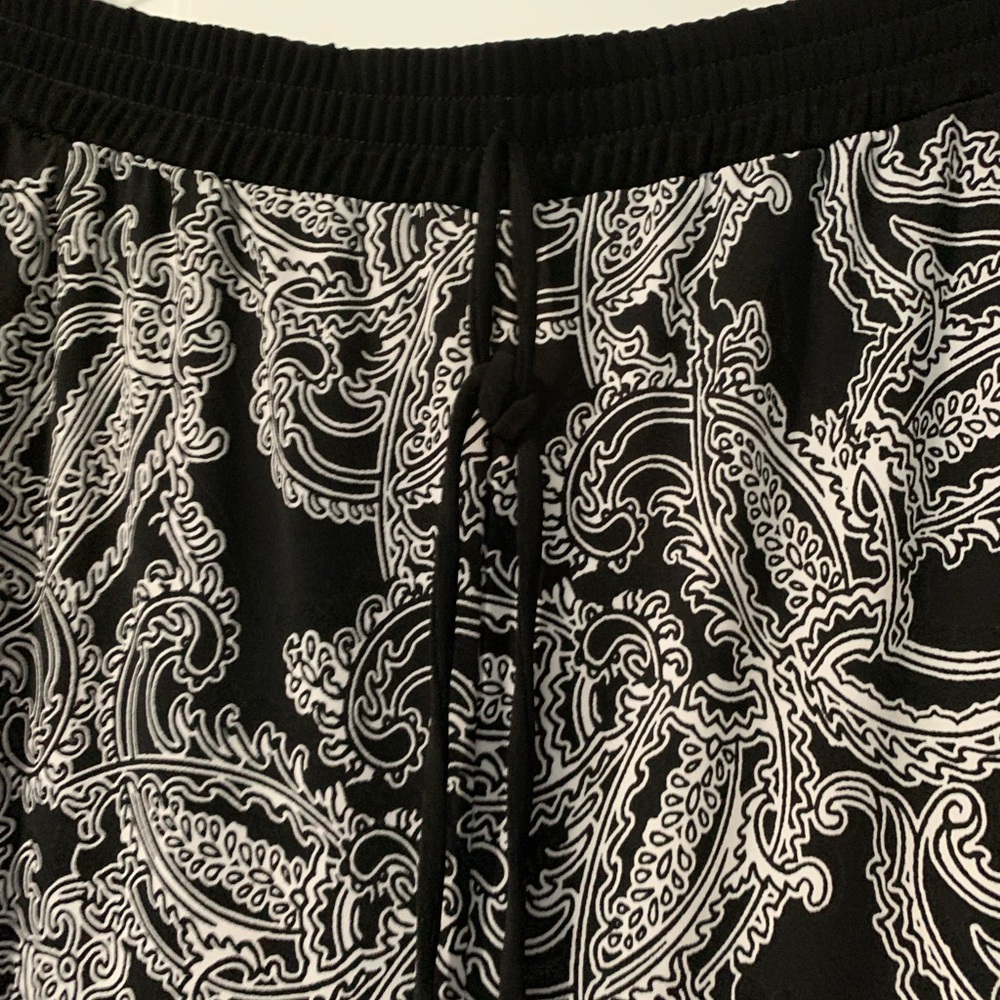 (16) Joseph Ribkoff pants/joggers - Picture 7 of 11